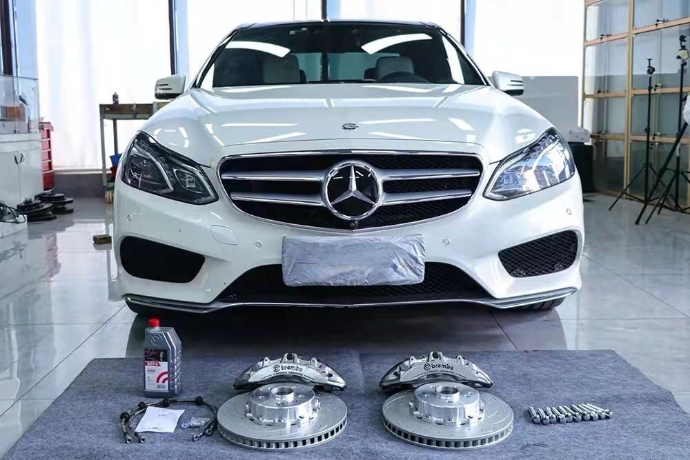 Aktueller Firmenfall über Tasterzirkel 355*34mm Brembo V6 für Mercedes Benz 2014 e400l 3.0L